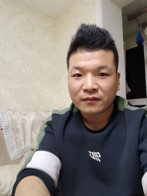 小猪猪的第一张照片--中卫蓝颜知己交友网